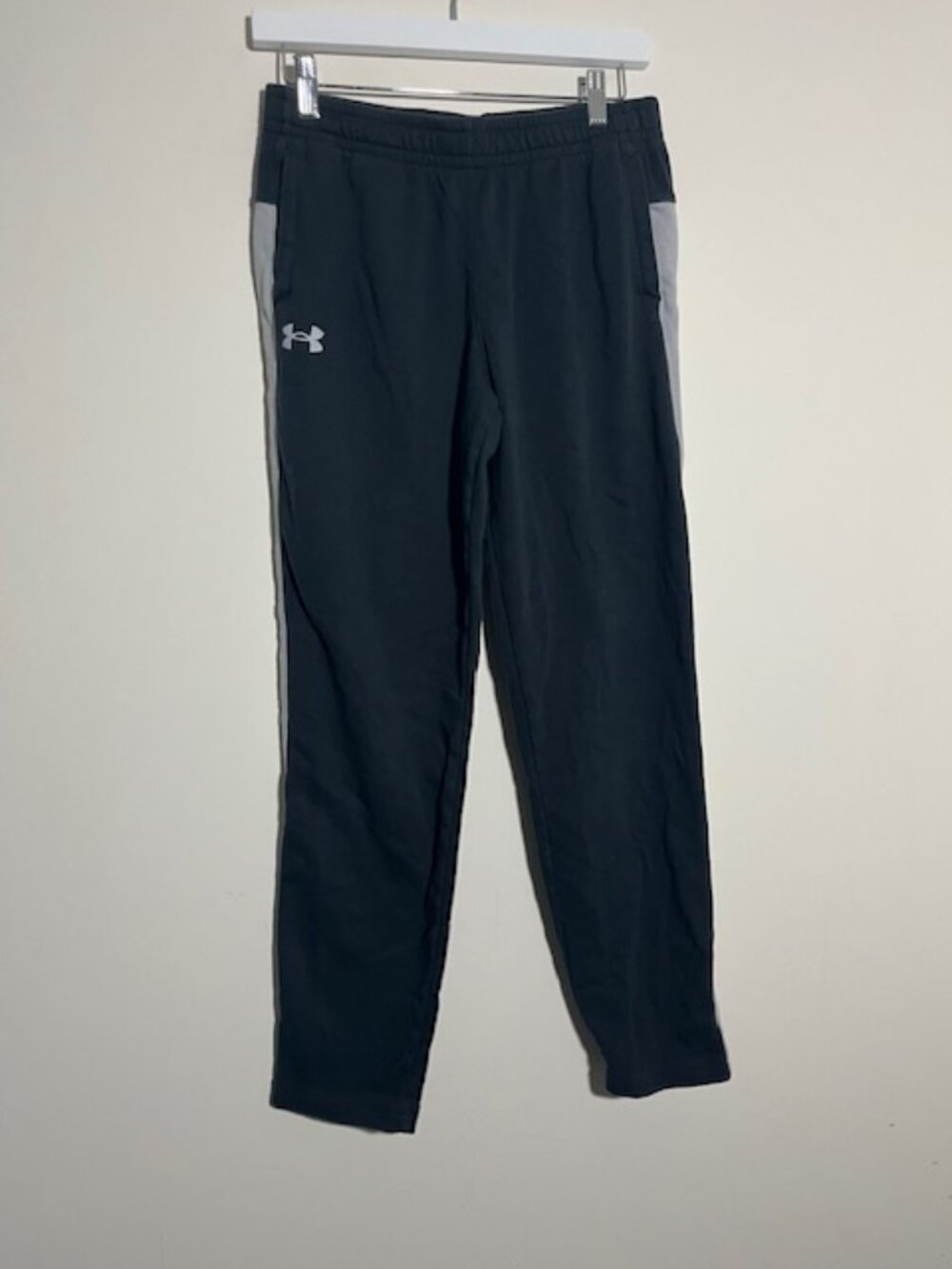 Under Armour Black and Gray Sweatpants Size Youth XL